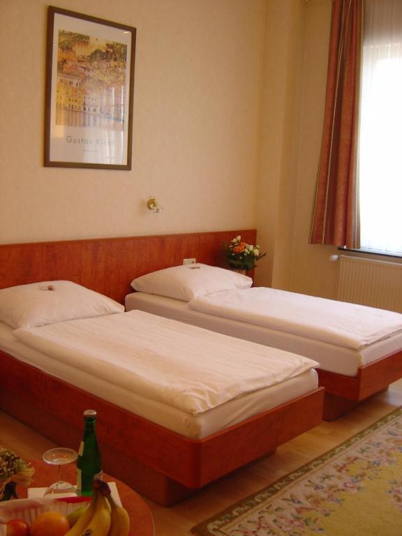 Bahnhof-Hotel ザールルイ 部屋 写真